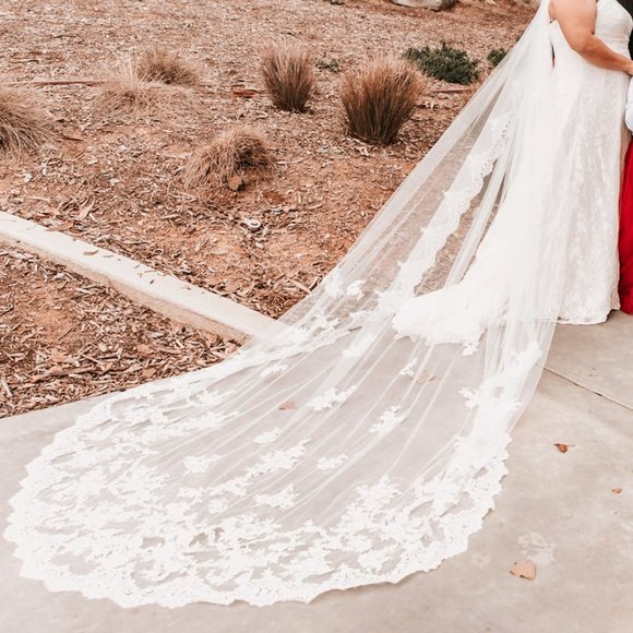 Lace Wedding Veil main image 2